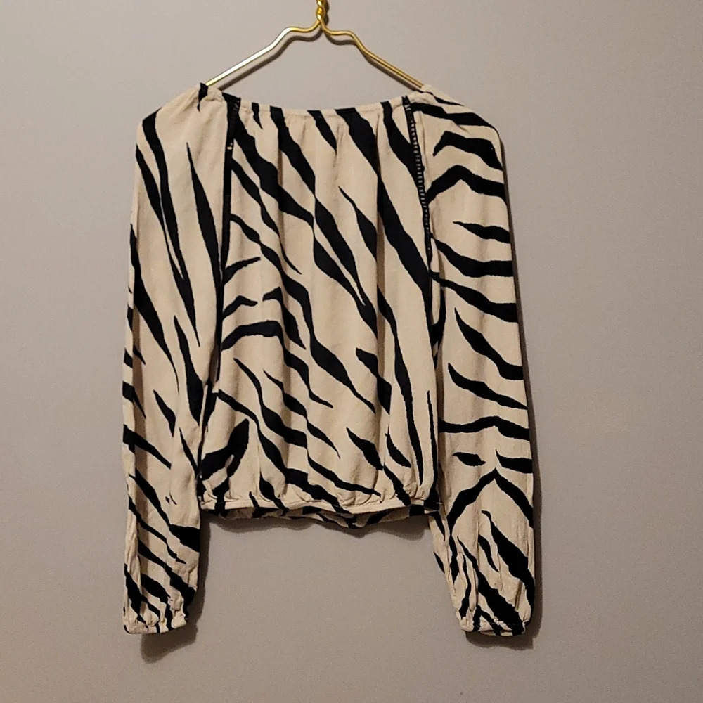 B59-INC INTERNATIONAL CONCEPTS: WOMENS SIZE SMALL TOP - Picture 3 of 3